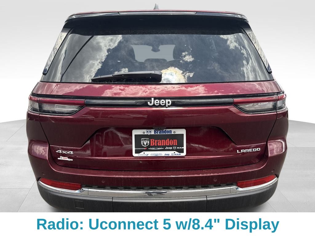2025 Jeep Grand Cherokee Laredo photo 2