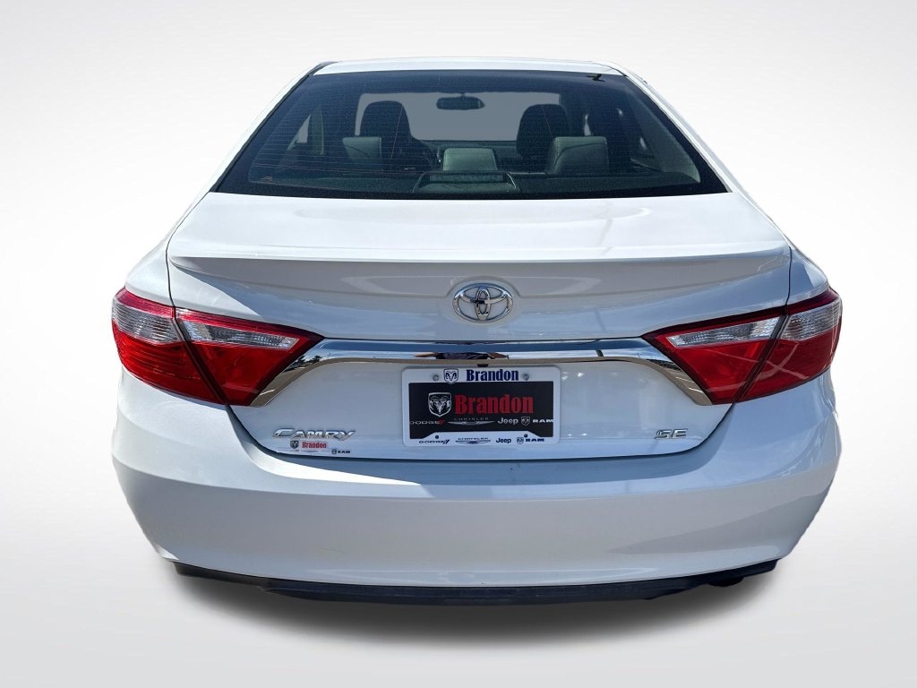 Used 2016 Toyota Camry SE Sedan