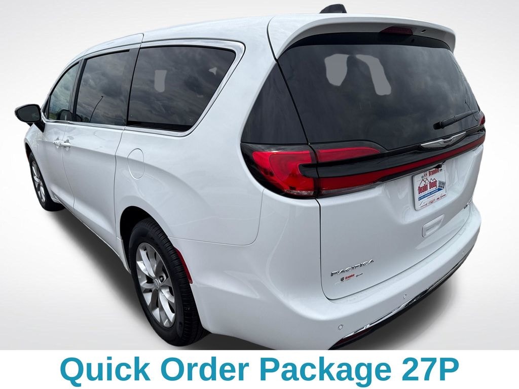 Used 2026 Chrysler Pacifica Limited Minivan/Van