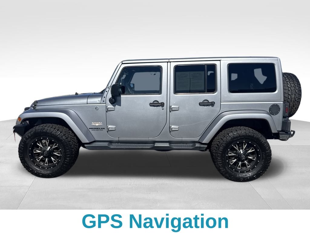 2015 Jeep Wrangler Unlimited Sahara photo 2