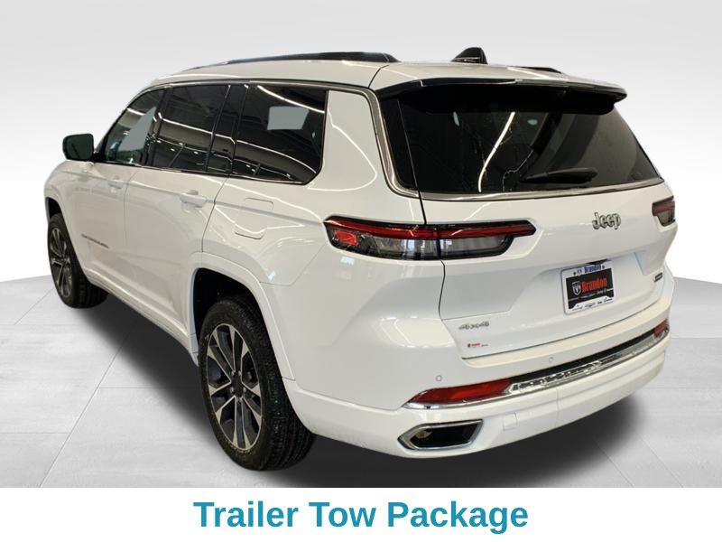 2025 Jeep Grand Cherokee Overland photo 3