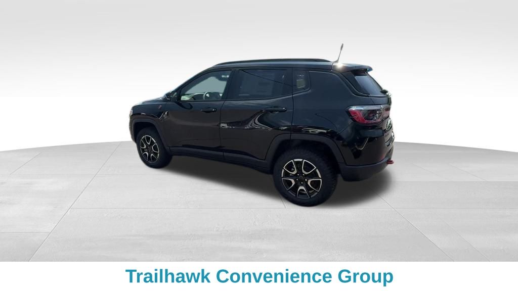 2025 Jeep Compass Trailhawk Sport photo 3