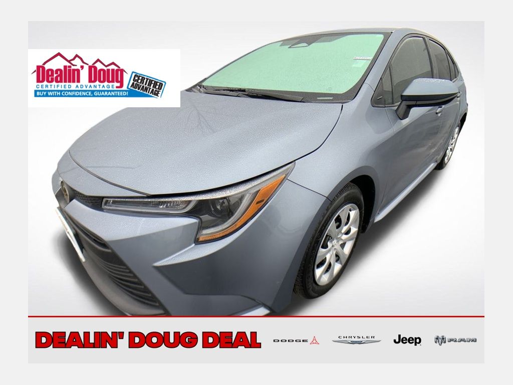 2023 Toyota Corolla LE's photo