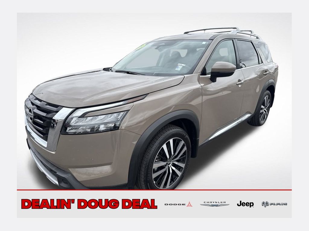 2025 Nissan Pathfinder Platinum's photo