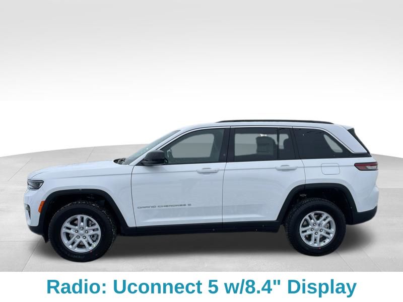 2025 Jeep Grand Cherokee Laredo photo 2