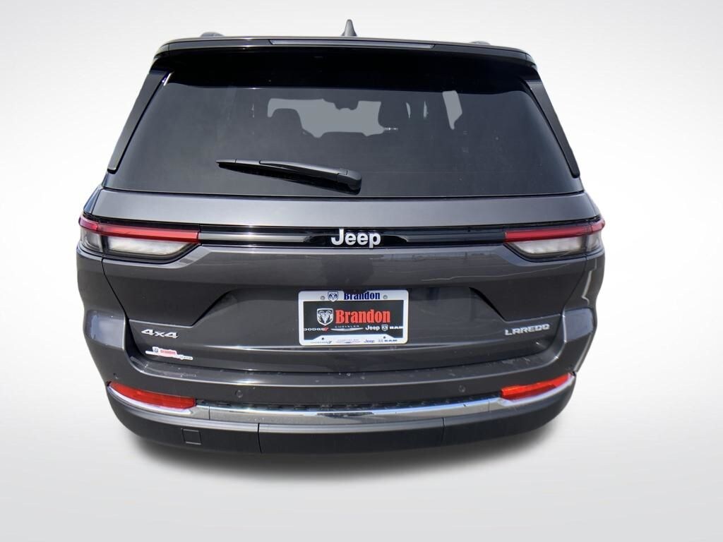New 2026 Jeep Grand Cherokee Laredo Sport Utility