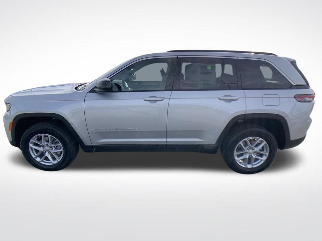 New 2026 Jeep Grand Cherokee Laredo Sport Utility