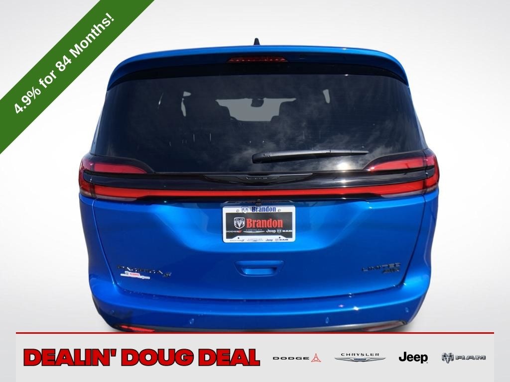 New 2026 Chrysler Pacifica Limited Passenger Van