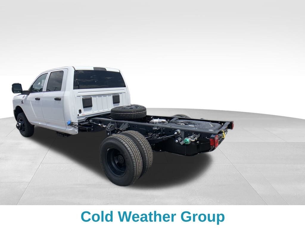 New 2025 Ram 3500 Chassis Cab 3500 TRADESMAN CREW CAB CHASSIS 4X4 60' CA Pickup