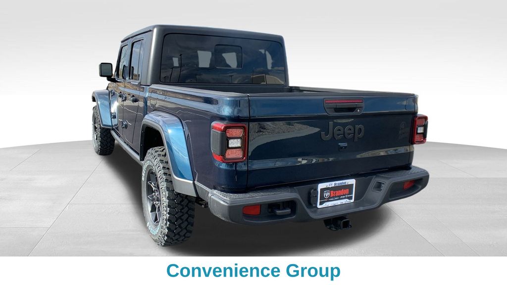 2025 Jeep Gladiator Willys photo 3