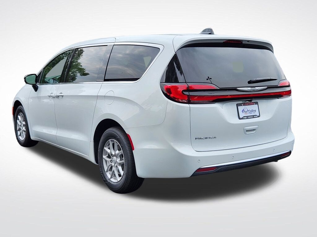 New 2026 Chrysler Pacifica Select Passenger Van