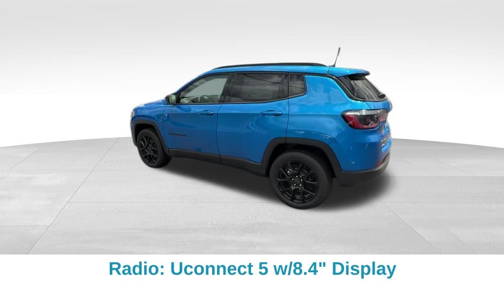 2025 Jeep Compass Latitude Altitude Special Edition photo 3