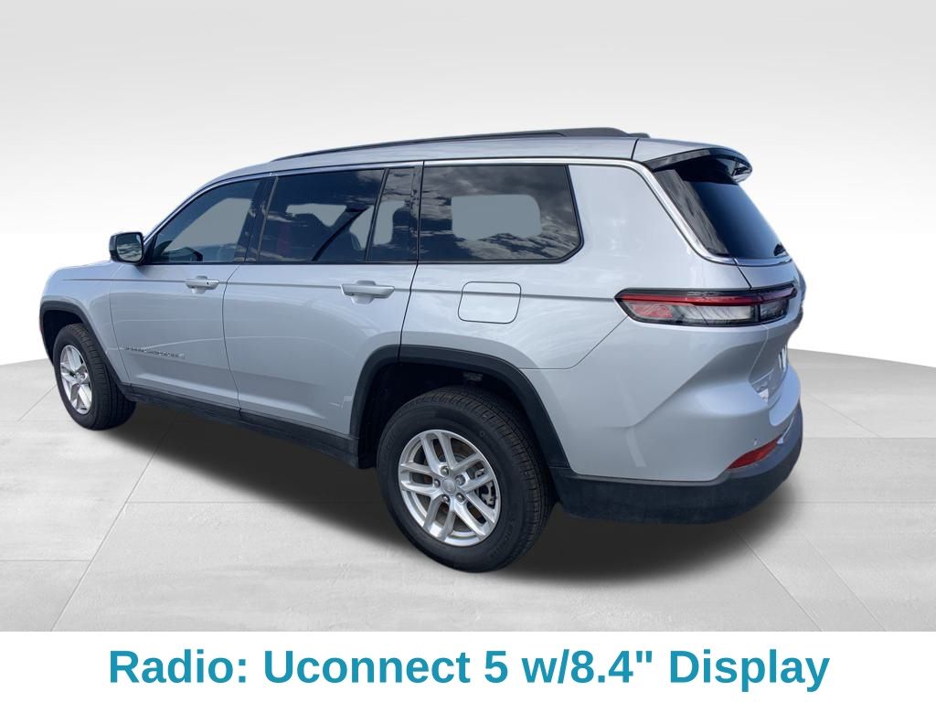 2025 Jeep Grand Cherokee Laredo photo 2