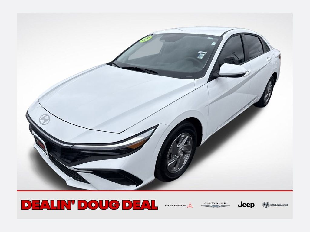 2025 Hyundai Elantra SE's photo