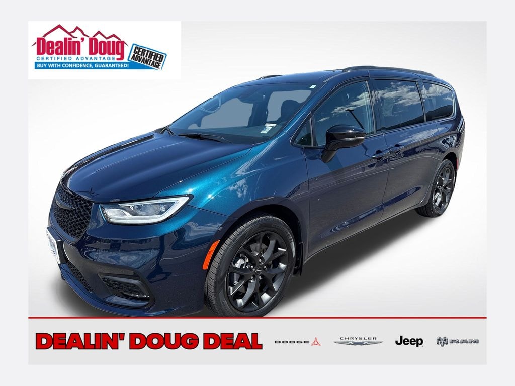 Used 2024 Chrysler Pacifica Touring L Minivan/Van