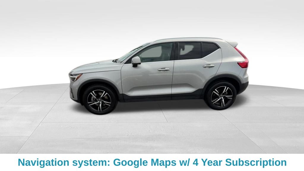 2025 Volvo XC40 Core photo 2