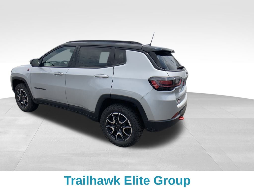 2025 Jeep Compass Trailhawk Sport photo 3