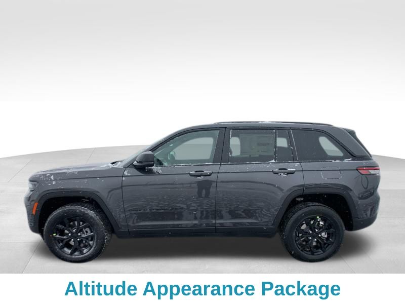 2025 Jeep Grand Cherokee Laredo Altitude photo 2