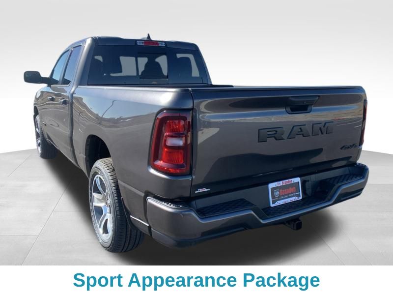 2025 Ram 1500 Tradesman photo 3