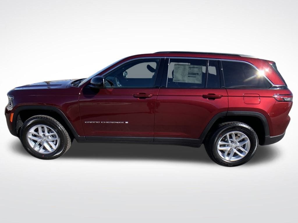 New 2026 Jeep Grand Cherokee Laredo Sport Utility