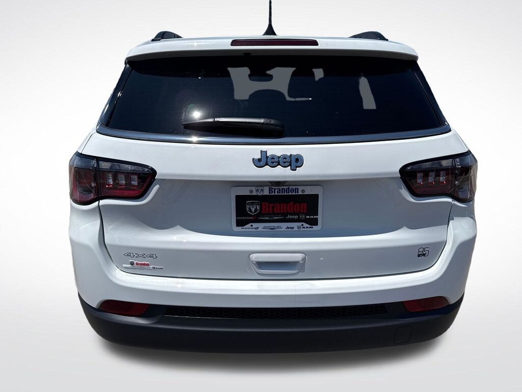 New 2026 Jeep Compass Latitude Sport Utility