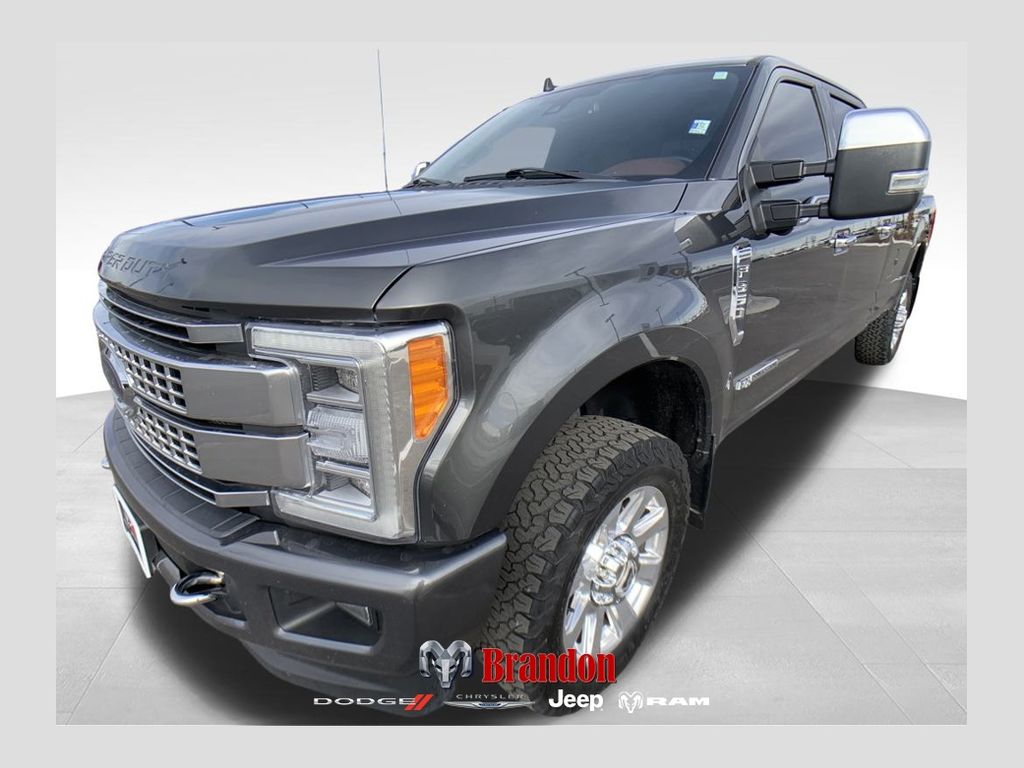 2019 Ford F-350 Super Duty Platinum's photo