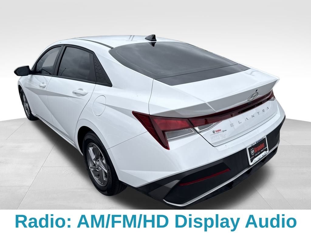 Used 2025 Hyundai Elantra SE Sedan