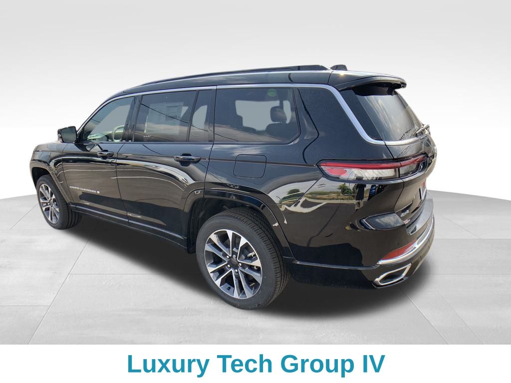 2025 Jeep Grand Cherokee Overland photo 3
