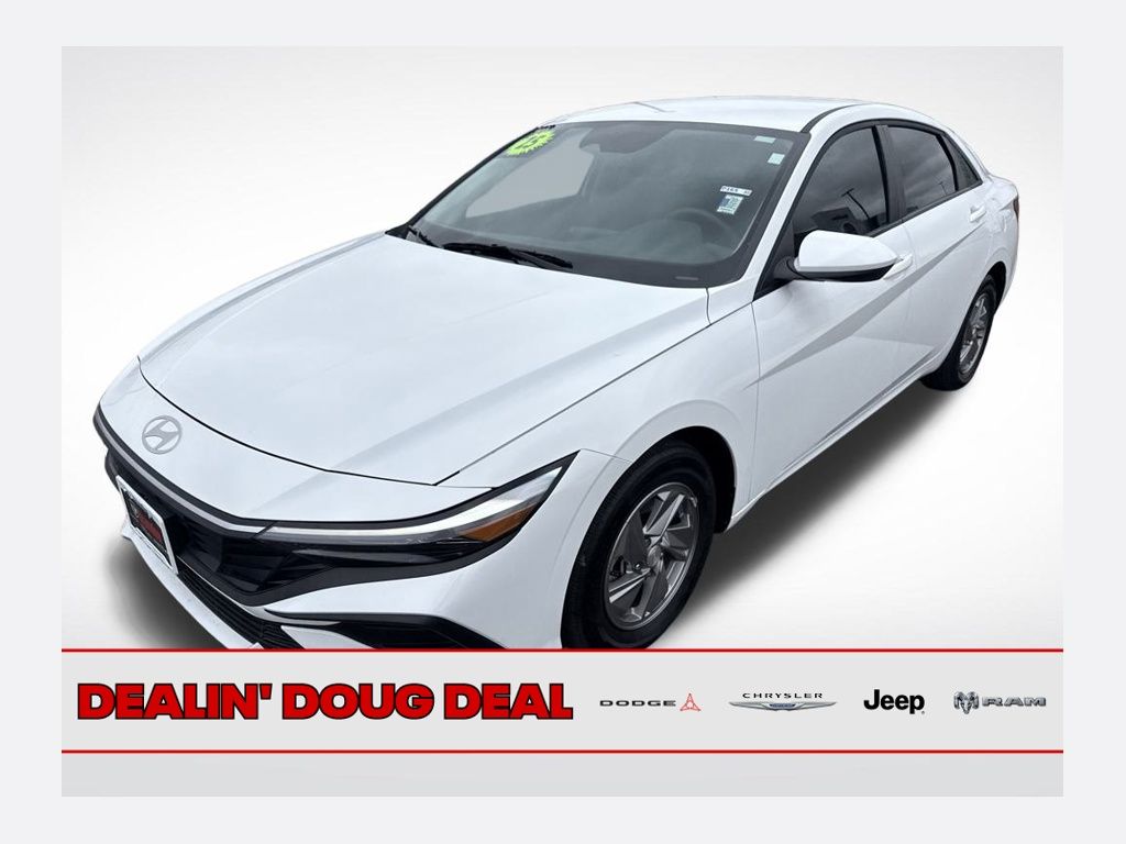 2025 Hyundai Elantra SE's photo