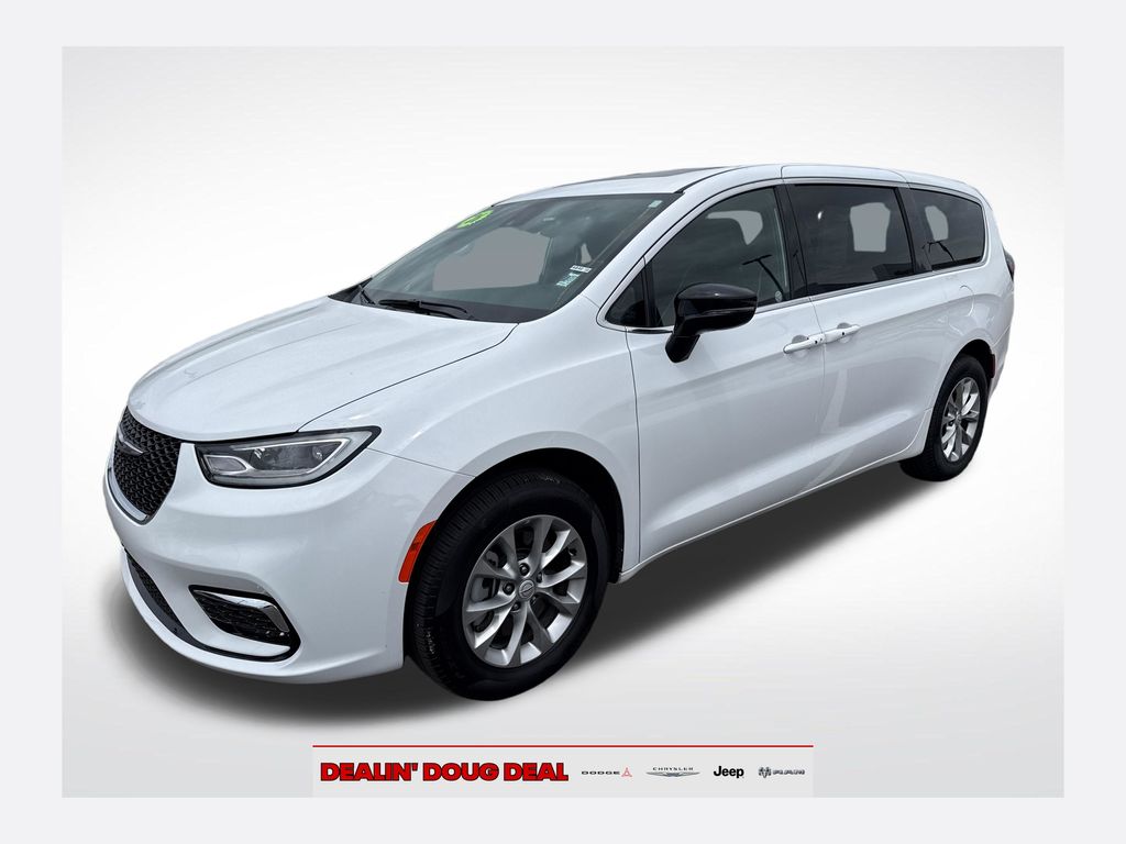2026 Chrysler Pacifica Limited AWD's photo
