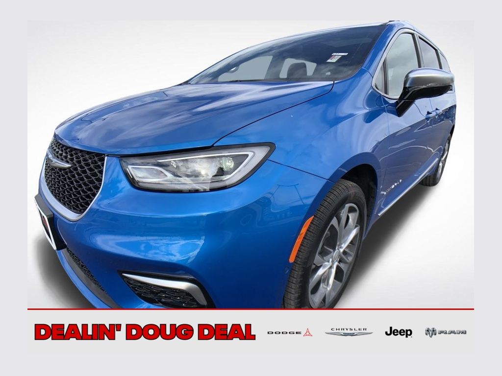 2026 Chrysler Pacifica Pinnacle's photo