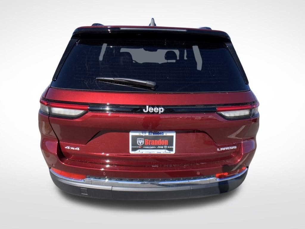 New 2026 Jeep Grand Cherokee Laredo Sport Utility