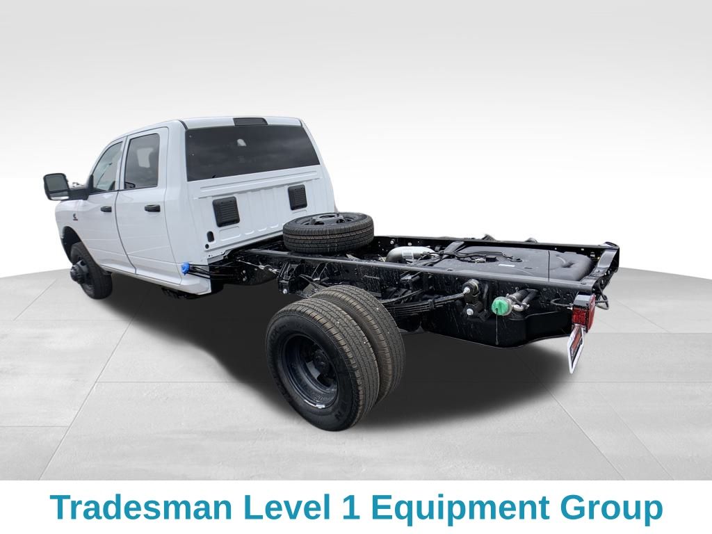 2026 Ram 3500 Tradesman Big Horn photo 2