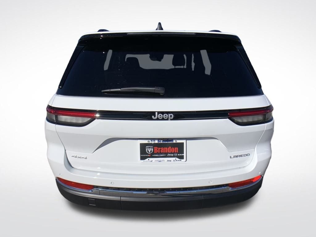 New 2026 Jeep Grand Cherokee Laredo SUV