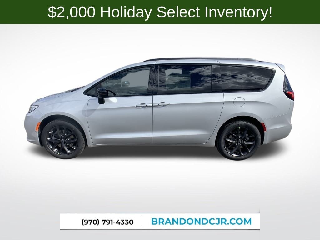 New 2026 Chrysler Pacifica Limited Minivan/Van