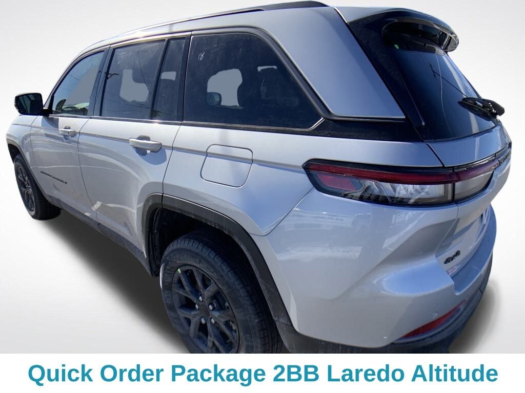New 2026 Jeep Grand Cherokee Laredo SUV