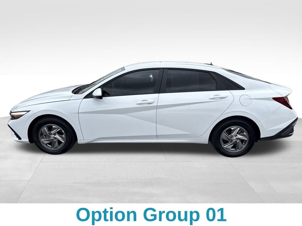 Used 2025 Hyundai Elantra SE Sedan