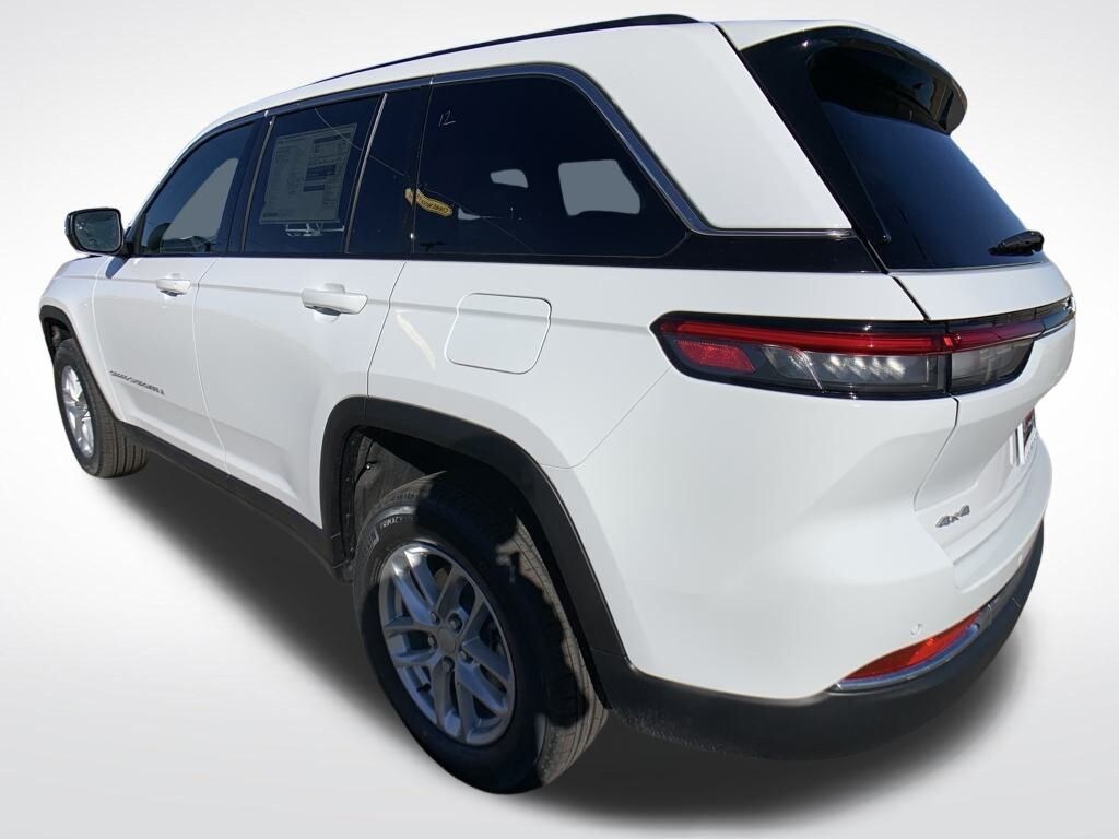 New 2026 Jeep Grand Cherokee Laredo SUV