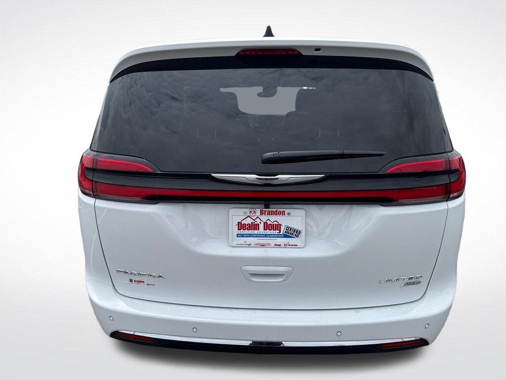 Certified 2026 Chrysler Pacifica Limited Minivan/Van