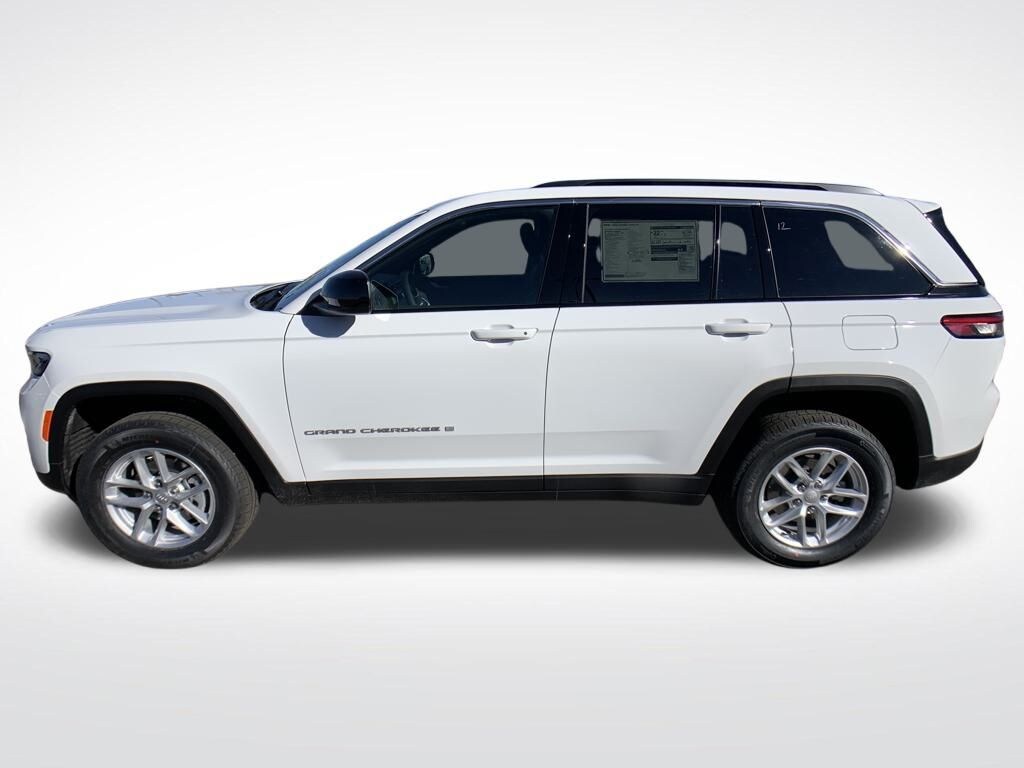 New 2026 Jeep Grand Cherokee Laredo SUV