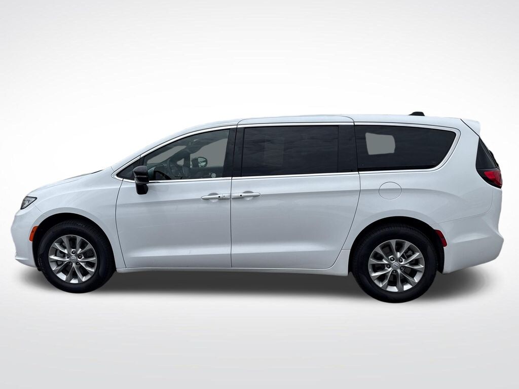 Certified 2026 Chrysler Pacifica Limited Minivan/Van
