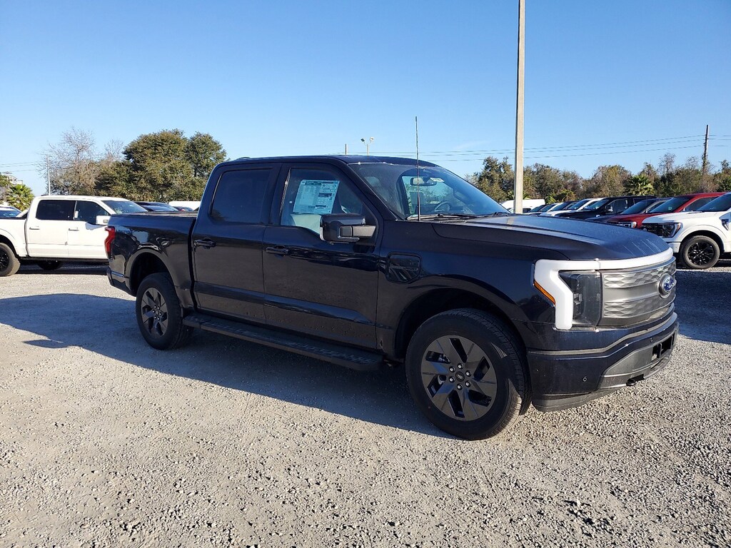 New 2023 Ford F-150 Lightning LARIAT LARIAT 4WD SuperCrew 5.5 Box