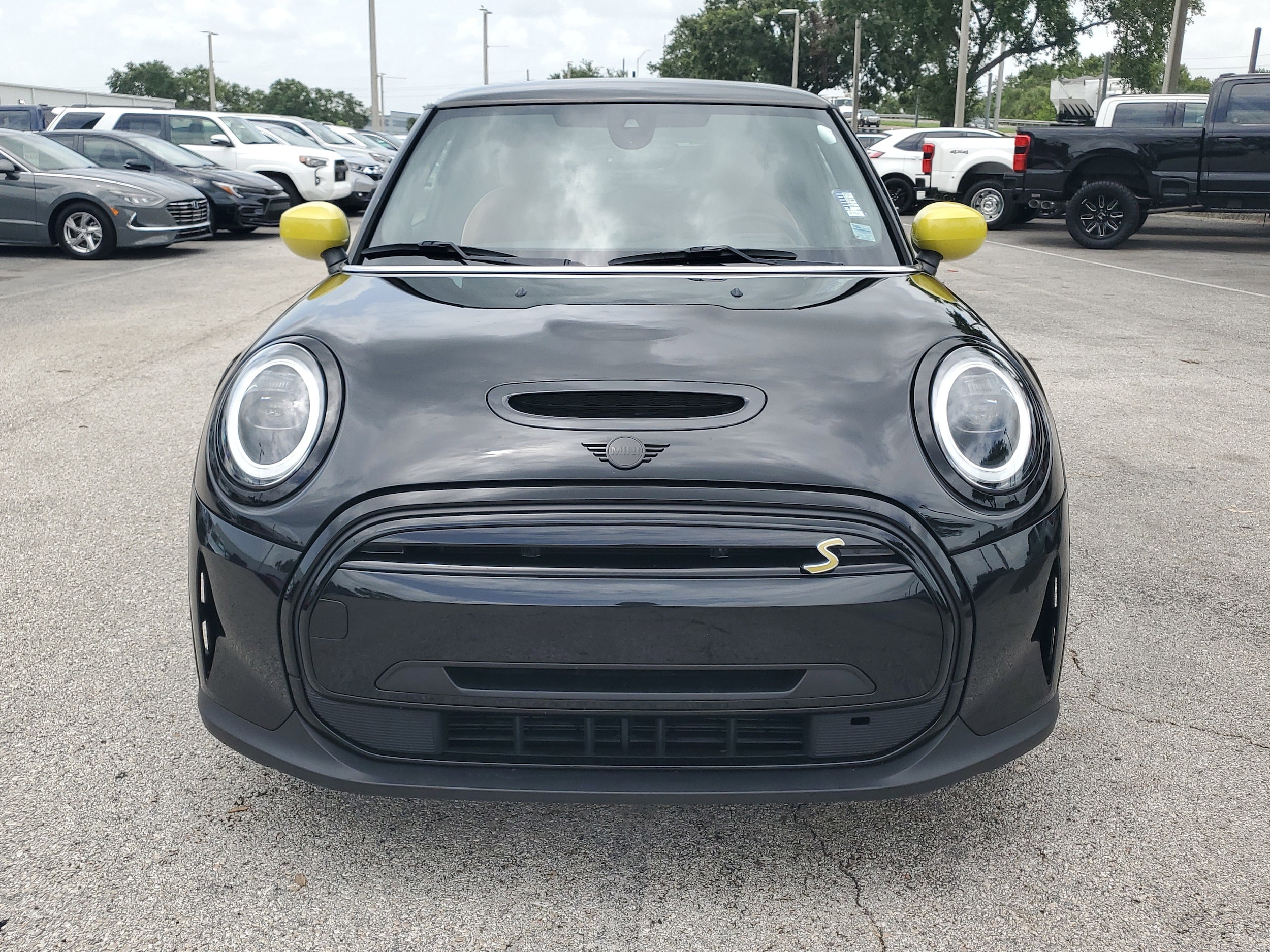 Used 2024 MINI Hardtop 2 Door SE with VIN WMW13DJ08R2V56475 for sale in Tampa, FL