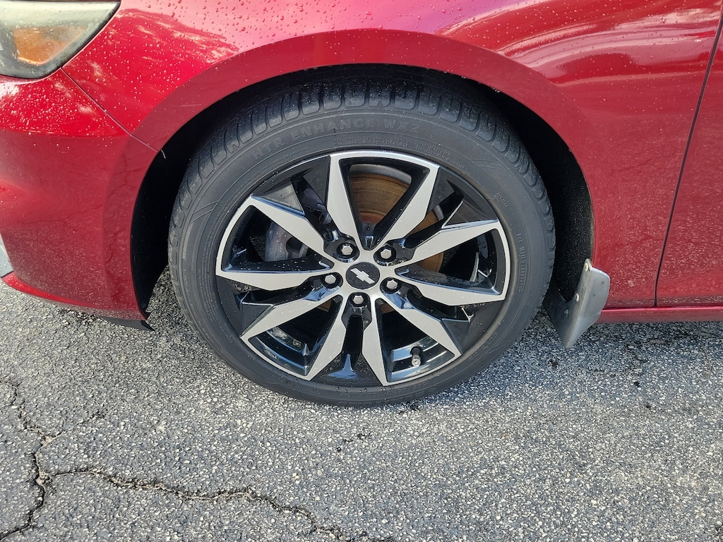 Used 2017 Chevrolet Malibu LT w/1LT Sedan