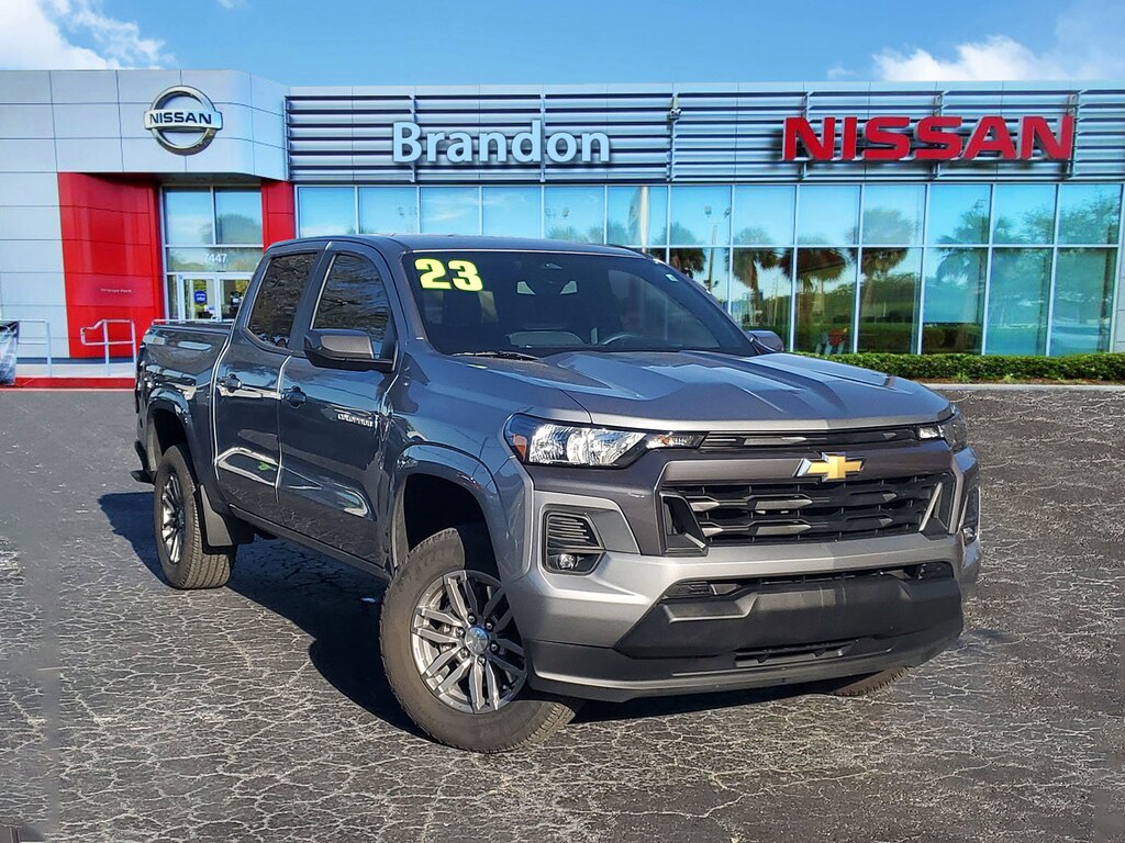 2023 Chevrolet Colorado LT photo 2