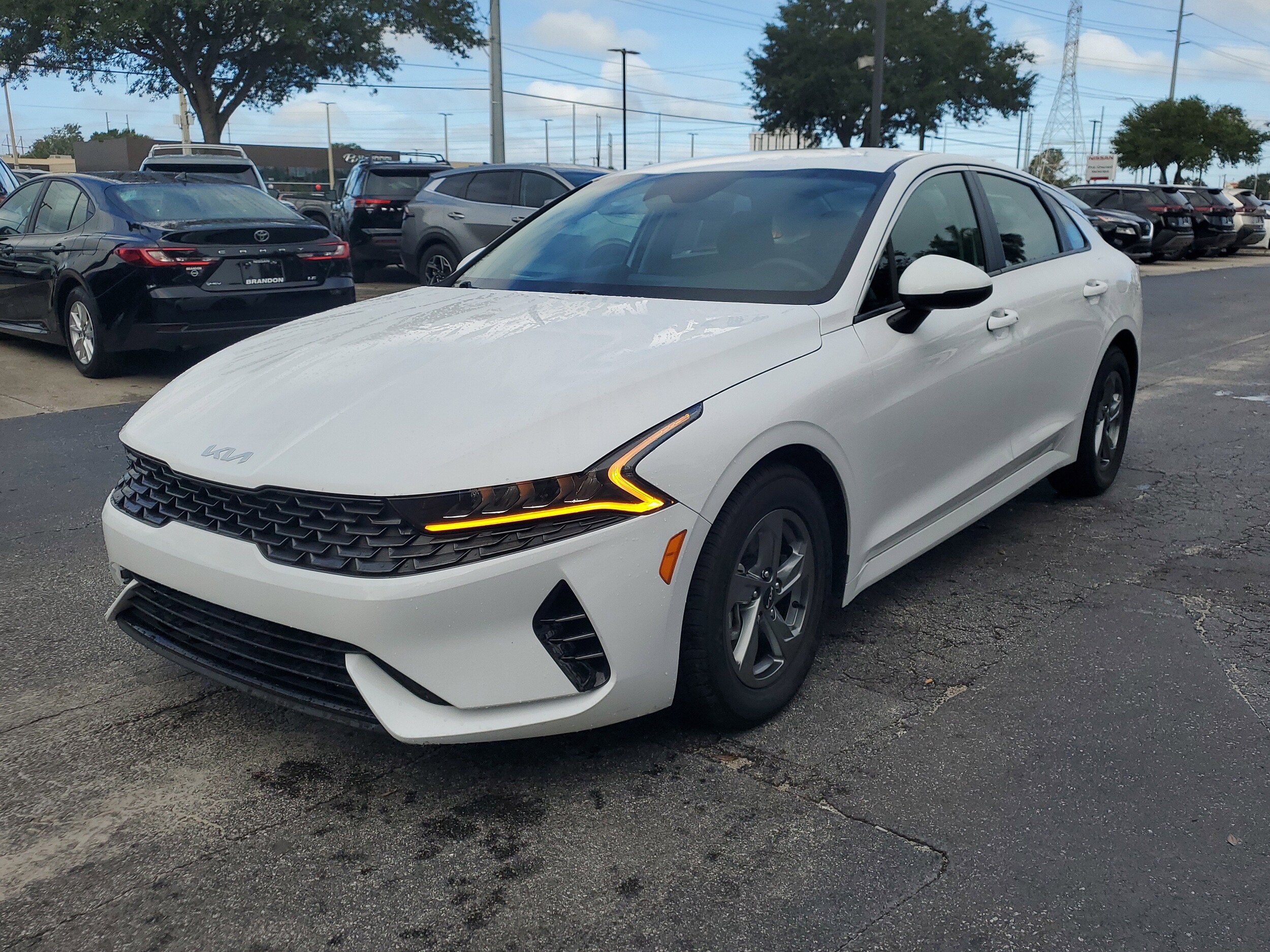 2022 Kia K5 LXS photo 3