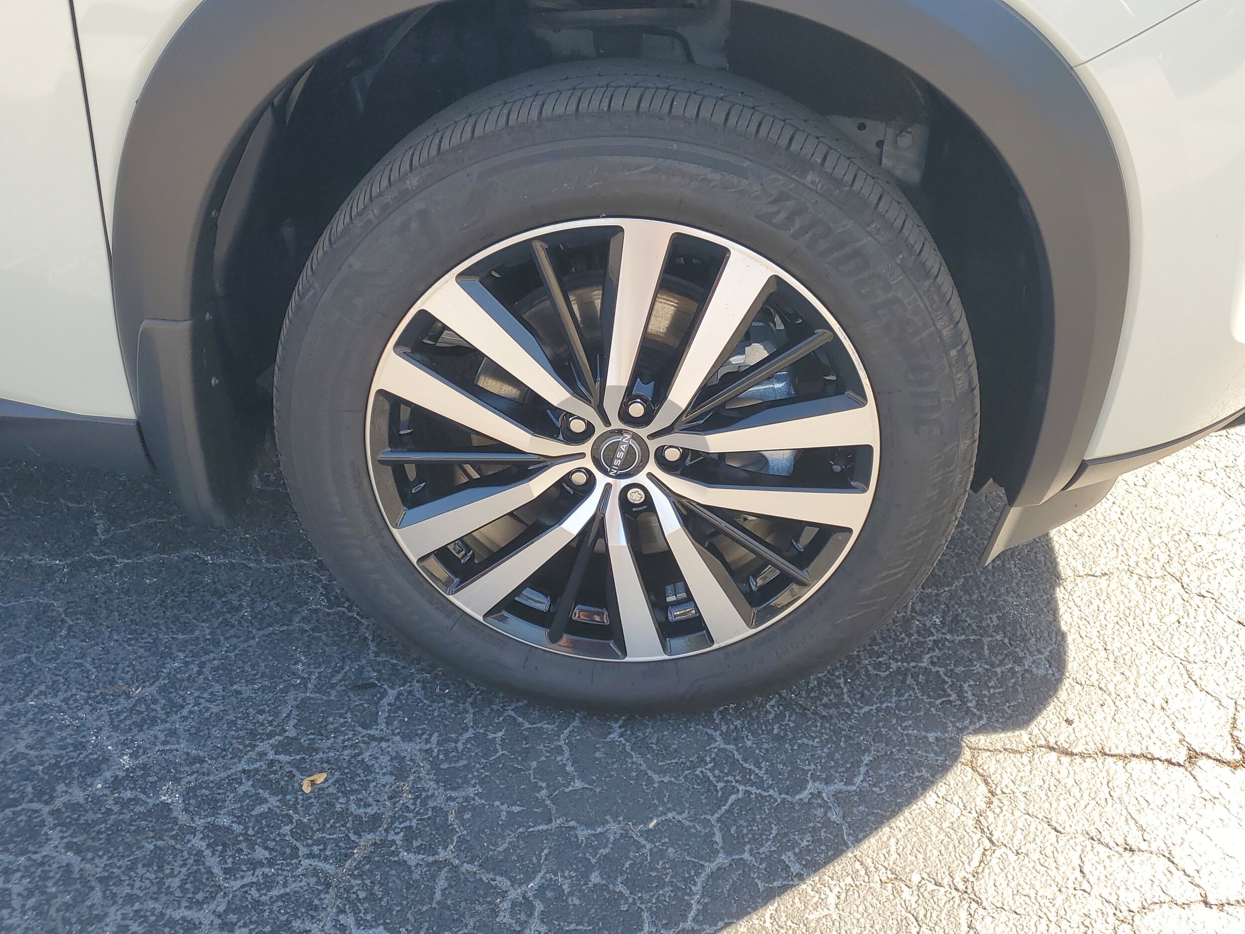 2024 Nissan Pathfinder Platinum photo 4