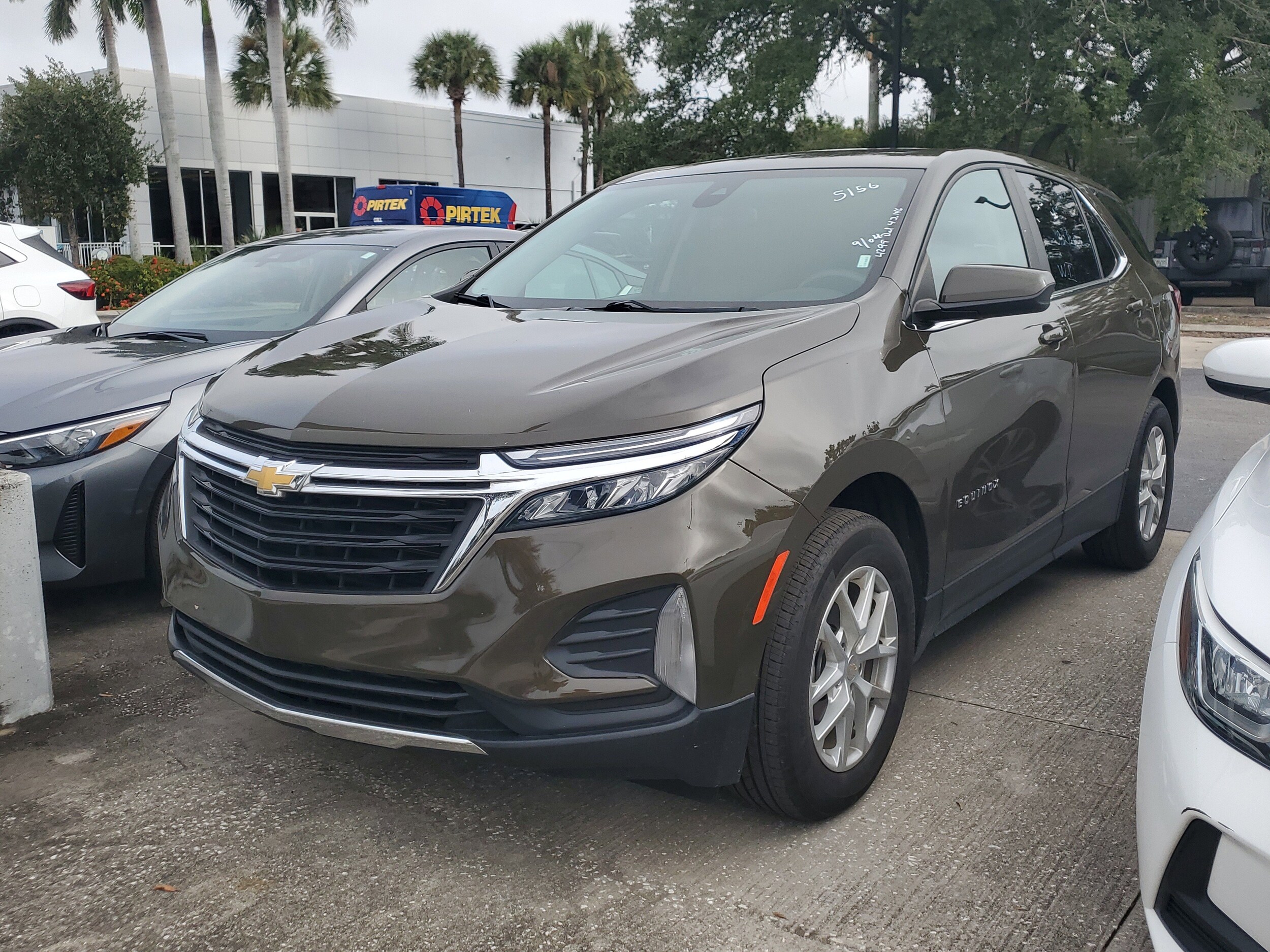 2023 Chevrolet Equinox LT photo 3