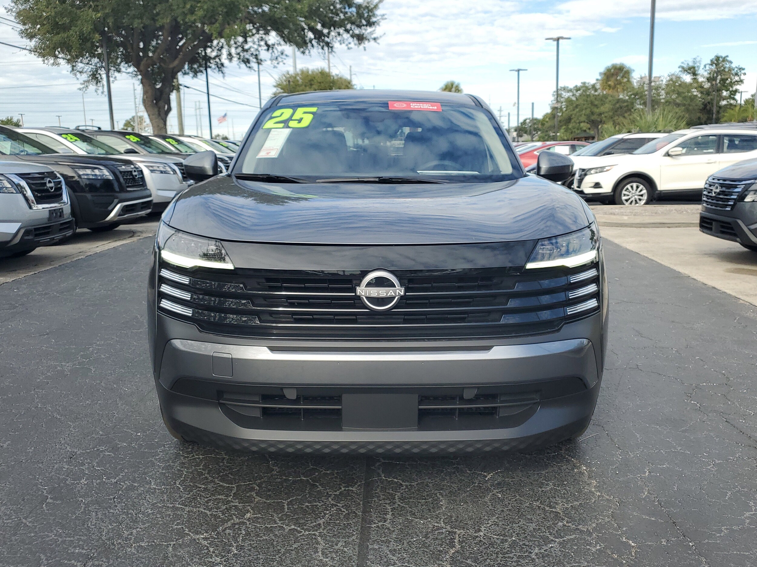 2025 Nissan Kicks SV photo 2