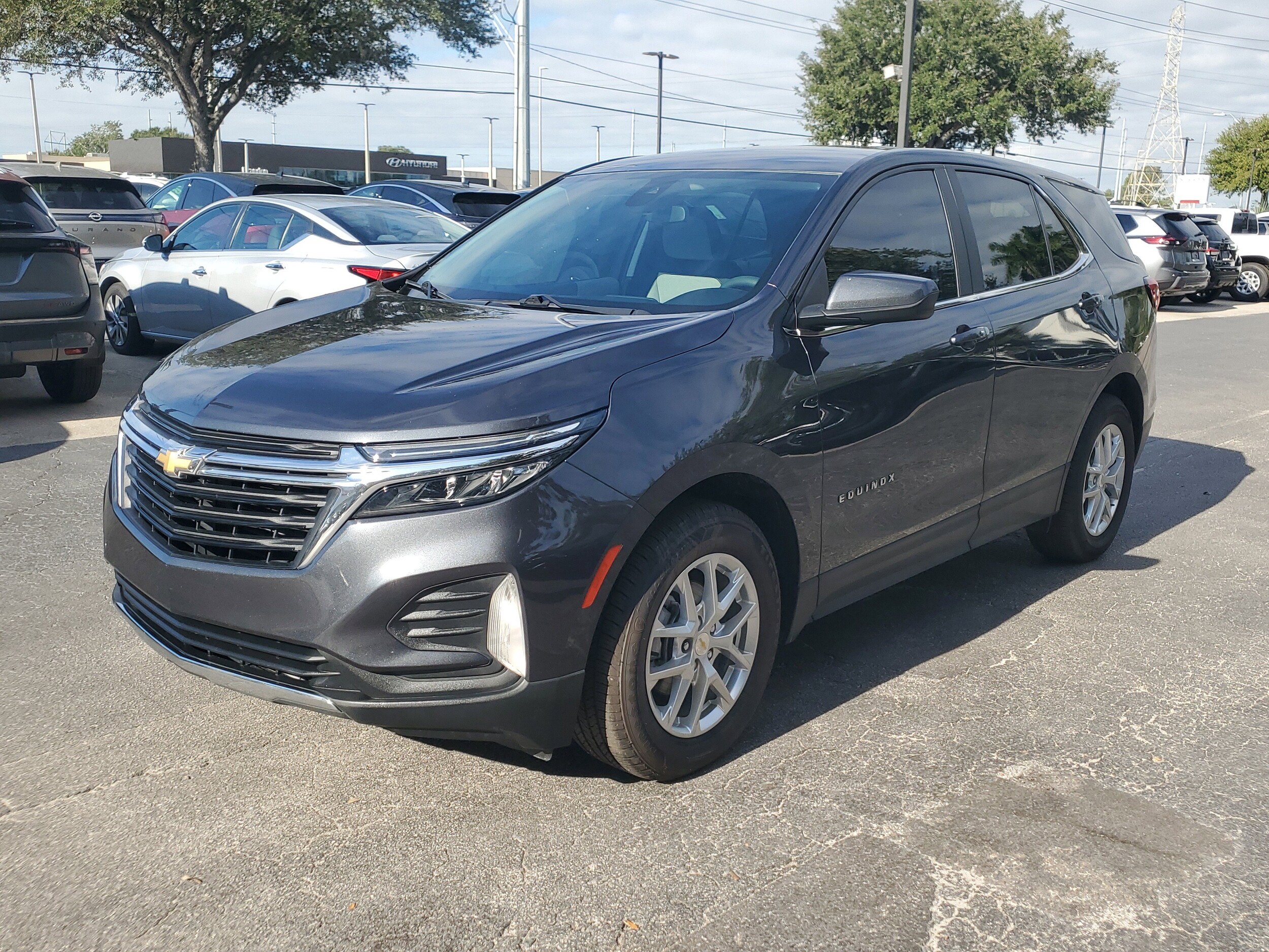 2022 Chevrolet Equinox LT photo 3